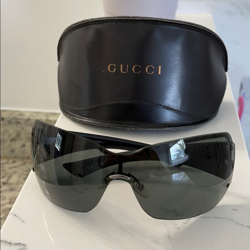 Gucci wrap around sunglasses